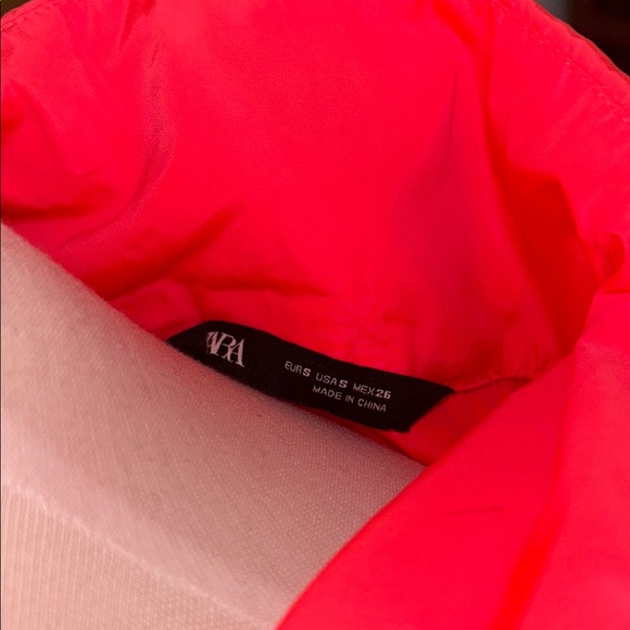 Zara Neon Pink Utility Jacket with Hood and Cropped Fit - Picture 2 of 3